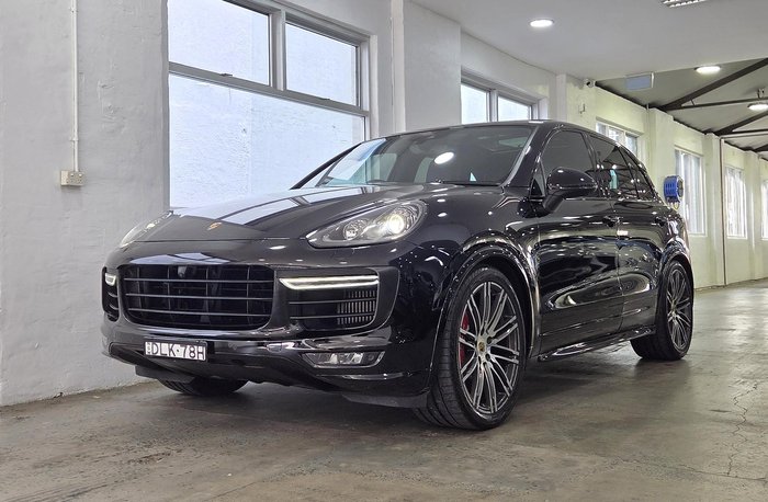 2016 Porsche Cayenne GTS