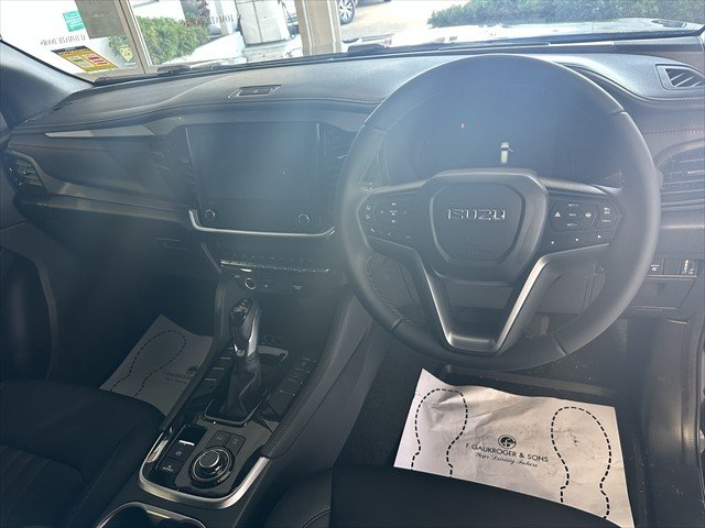 2026 ISUZU MU-X XT