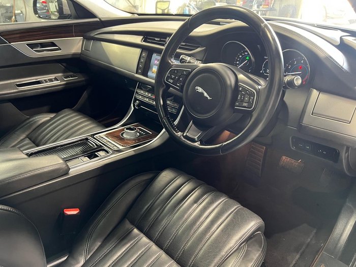 2016 Jaguar XF 25t Portfolio