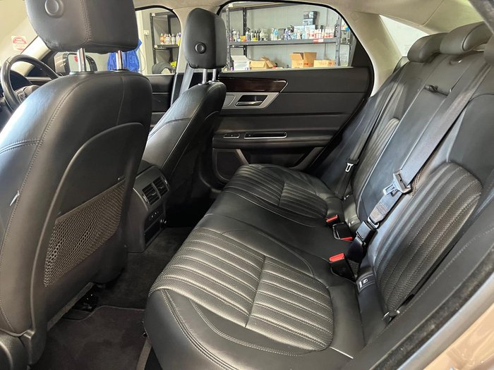 2016 Jaguar XF 25t Portfolio