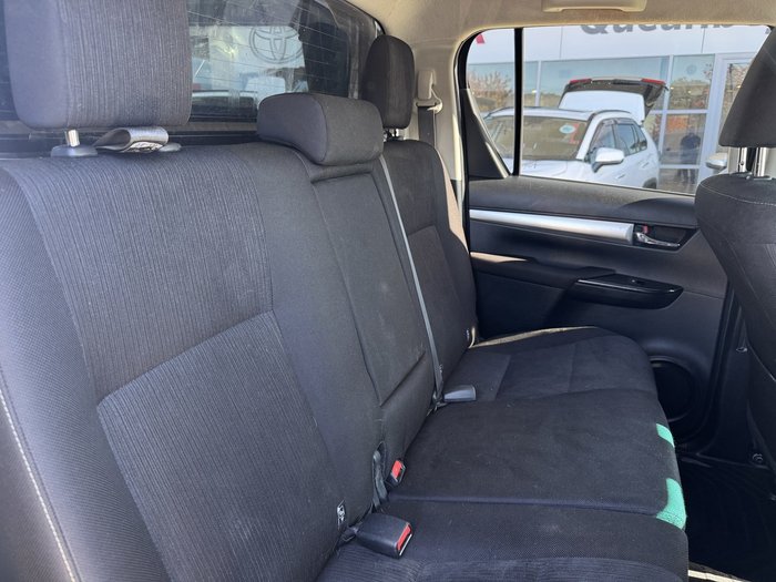2020 Toyota Hilux SR5