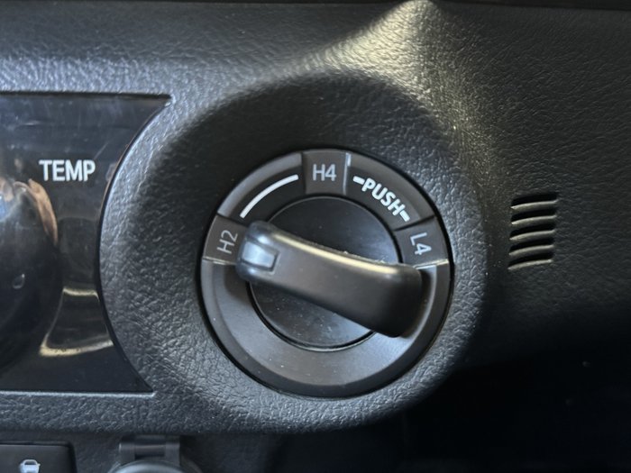 2020 Toyota Hilux SR5
