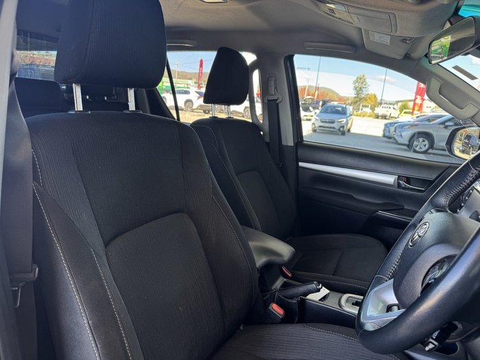 2020 Toyota Hilux SR5