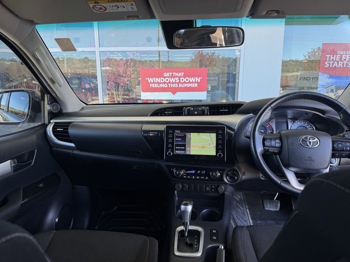 2020 Toyota Hilux SR5