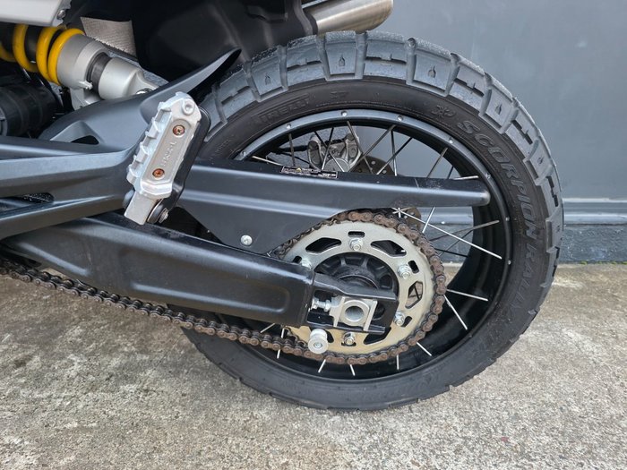 2023 Benelli LEONCINO 800 TRAIL GREY