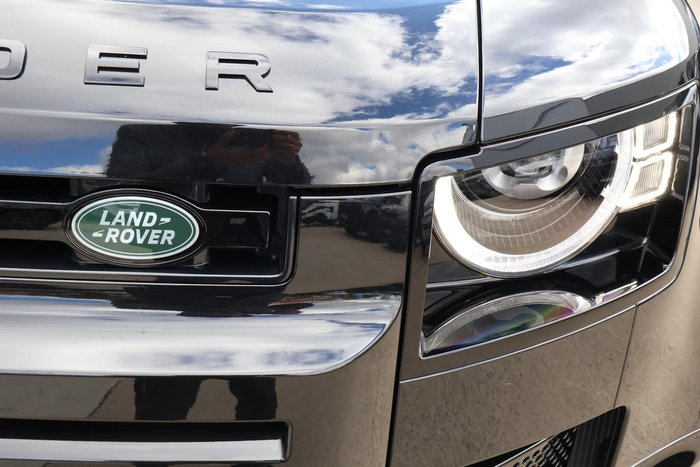 2025 Land Rover Defender 110 D350 X-Dynamic SE