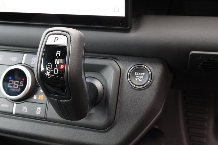 2025 Land Rover Defender 110 D350 X-Dynamic SE