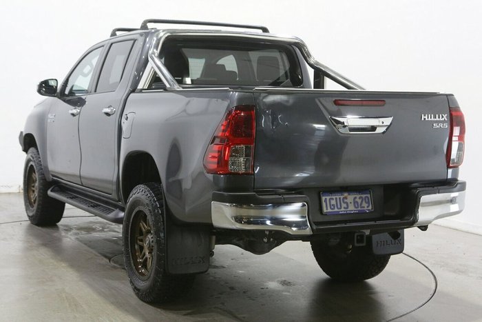 2019 Toyota Hilux SR5