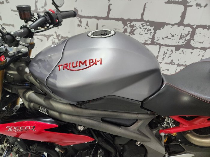 2017 Triumph Speed Triple R Speed Triple