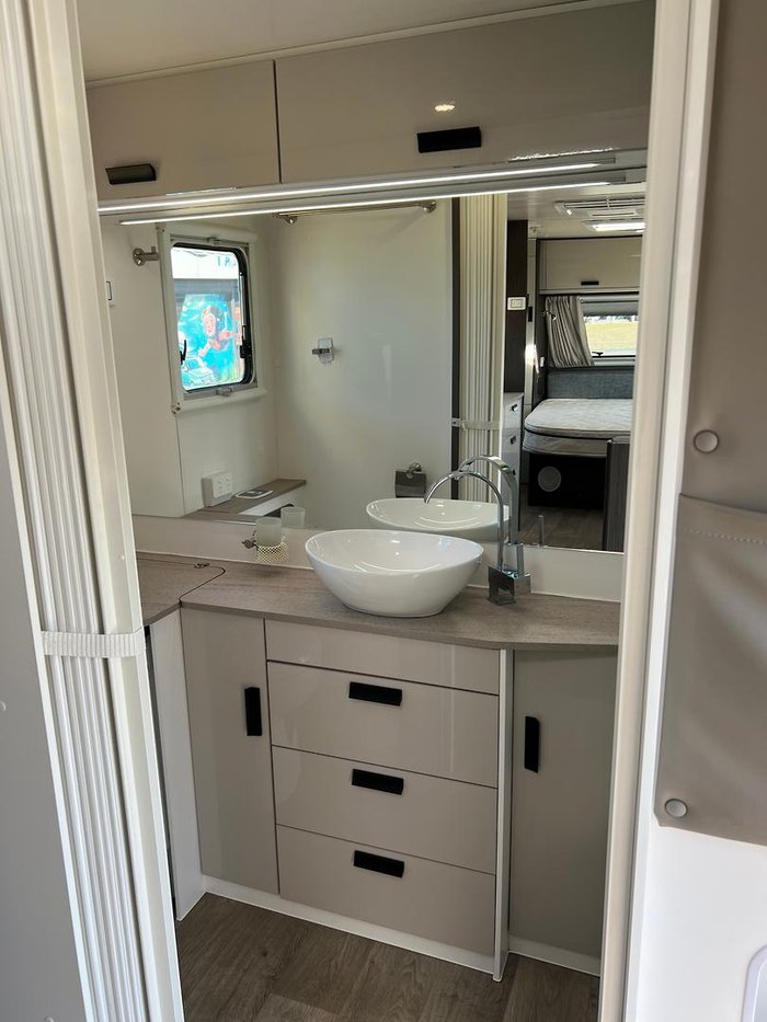 2022 Jayco Journey Outback 19.61-2