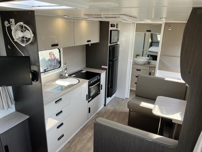 2022 Jayco Journey Outback 19.61-2
