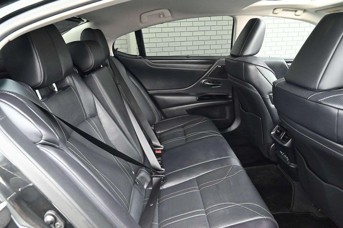 2023 Lexus ES 300h Sports Luxury