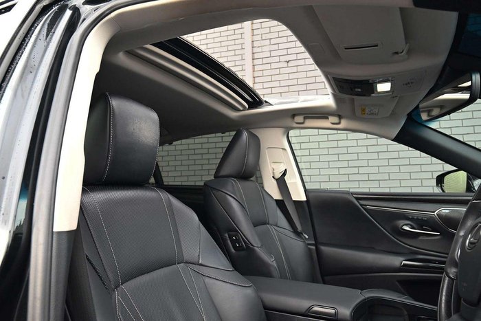 2023 Lexus ES 300h Sports Luxury
