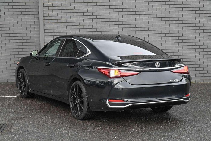2023 Lexus ES 300h Sports Luxury