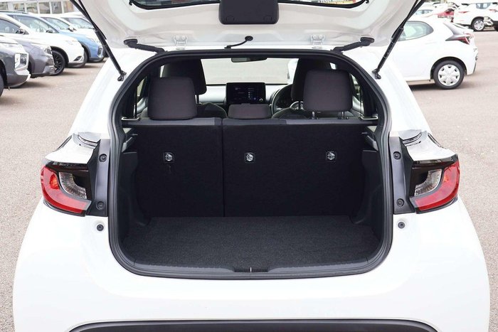 2024 Toyota Yaris Ascent Sport