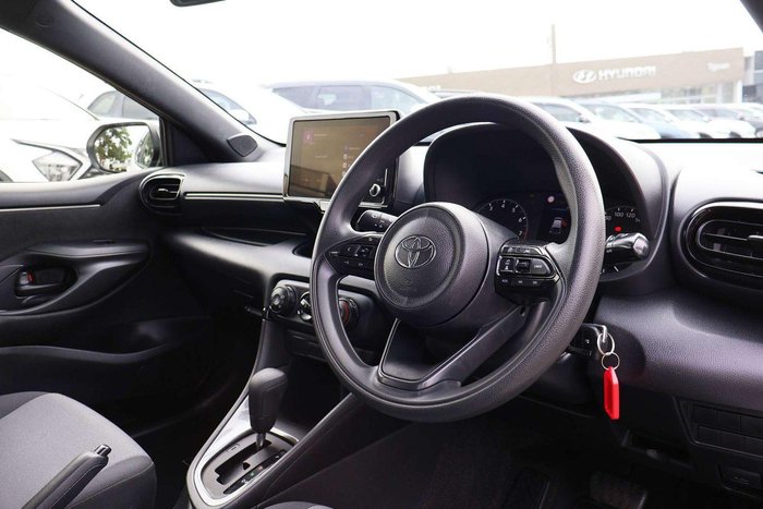 2024 Toyota Yaris Ascent Sport