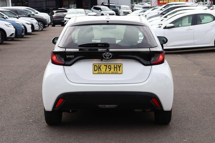 2024 Toyota Yaris Ascent Sport