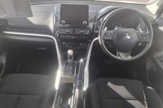 2023 MITSUBISHI ECLIPSE CROSS ES (2WD)