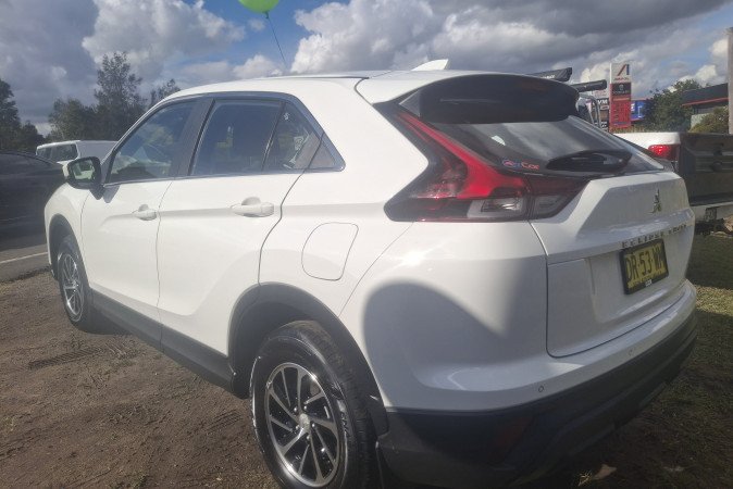 2023 MITSUBISHI ECLIPSE CROSS ES (2WD)