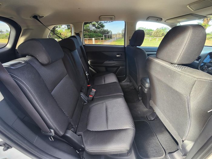 2016 Mitsubishi Outlander LS