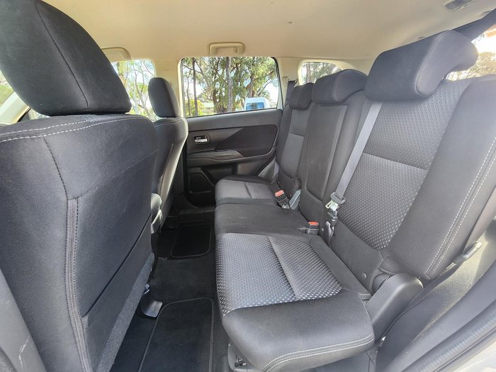 2016 Mitsubishi Outlander LS
