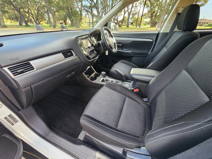 2016 Mitsubishi Outlander LS