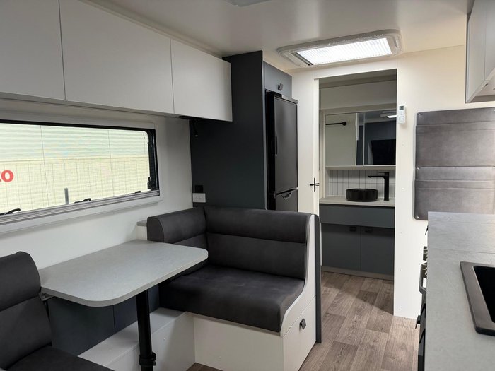 2025 New Age Caravans Manta Ray 18Er Couples My26