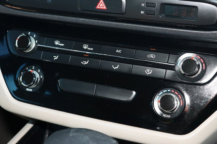 2019 Kia Carnival S
