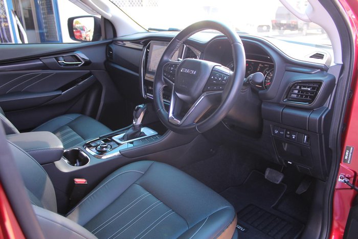 2023 Isuzu MU-X LS-T