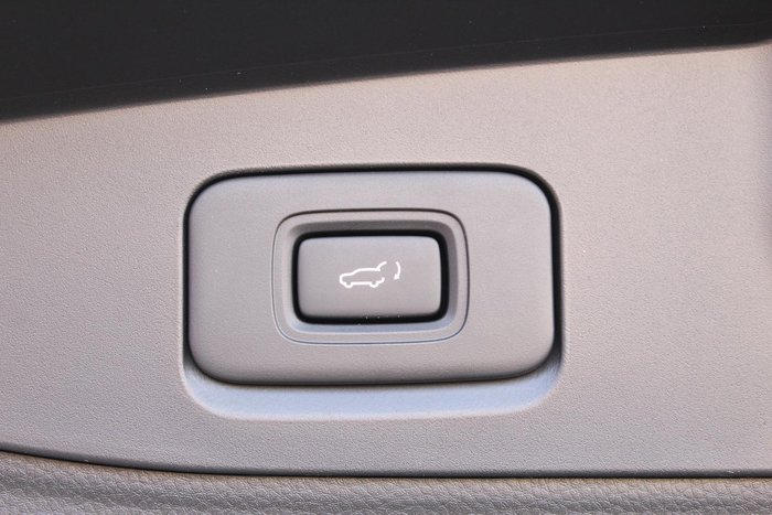 2023 Isuzu MU-X LS-T