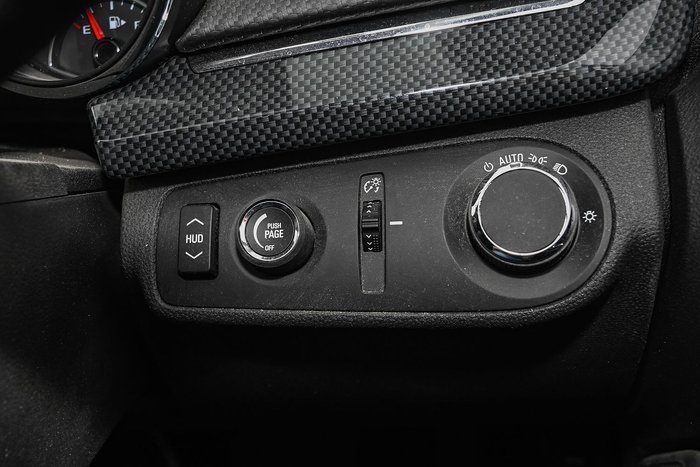 2022 Toyota Hilux SR