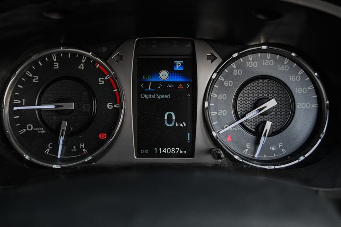2022 Toyota Hilux SR