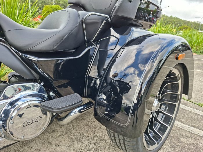 2025 HARLEY-DAVIDSON FLHTCUTG TRI GLIDE U/CLC 114