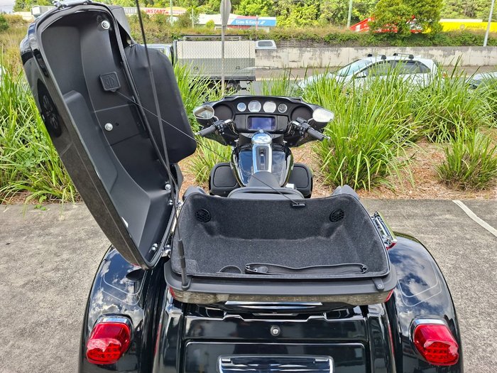 2025 HARLEY-DAVIDSON FLHTCUTG TRI GLIDE U/CLC 114