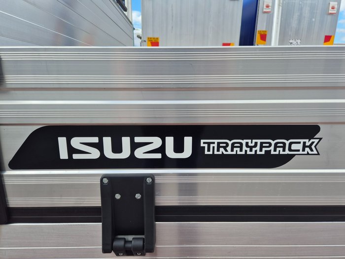 2026 Isuzu Trucks NLR 45-150 NLR 45-150 AUTO SWB Traypack