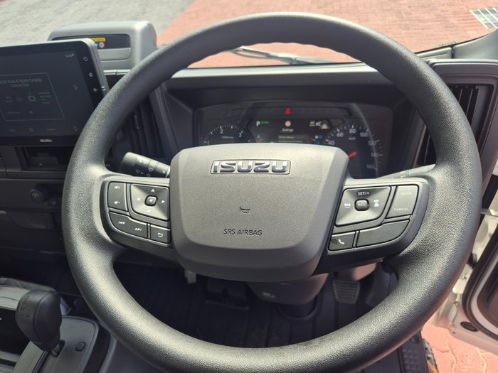 2026 Isuzu Trucks NLR 45-150 NLR 45-150 AUTO SWB Traypack