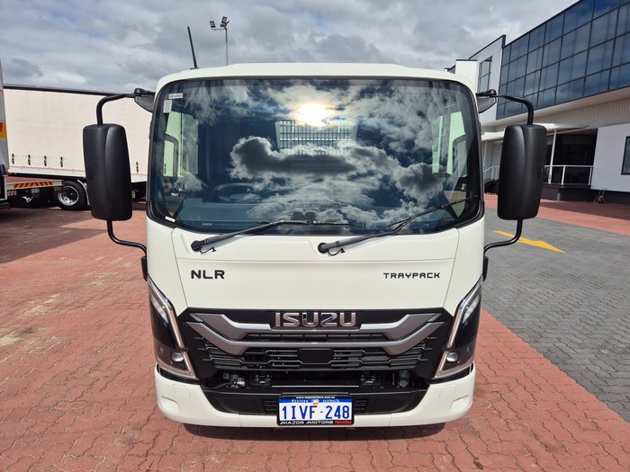 2026 Isuzu Trucks NLR 45-150 NLR 45-150 AUTO SWB Traypack