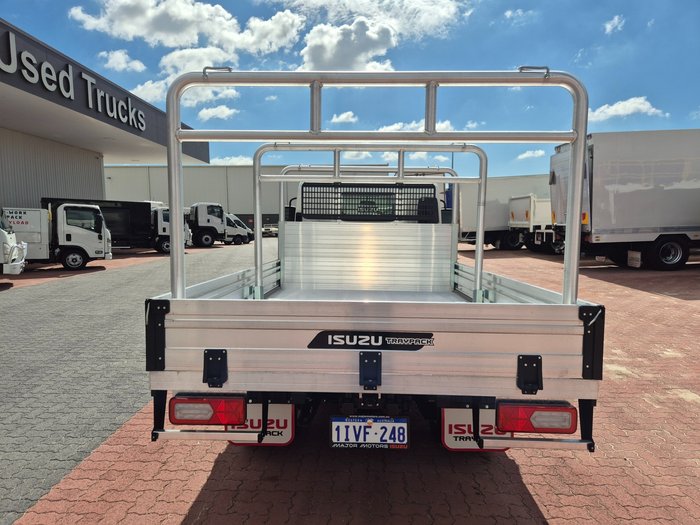 2026 Isuzu Trucks NLR 45-150 NLR 45-150 AUTO SWB Traypack