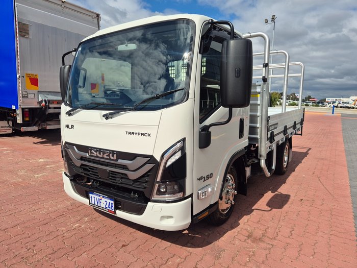 2026 Isuzu Trucks NLR 45-150 NLR 45-150 AUTO SWB Traypack