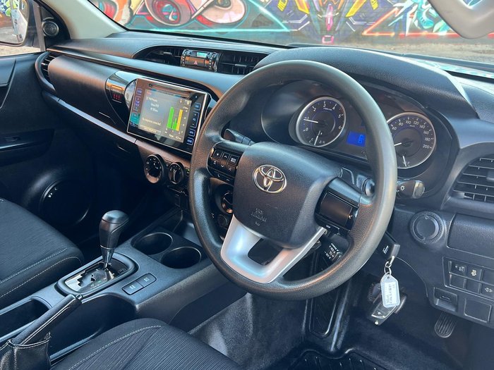 2019 Toyota Hilux SR