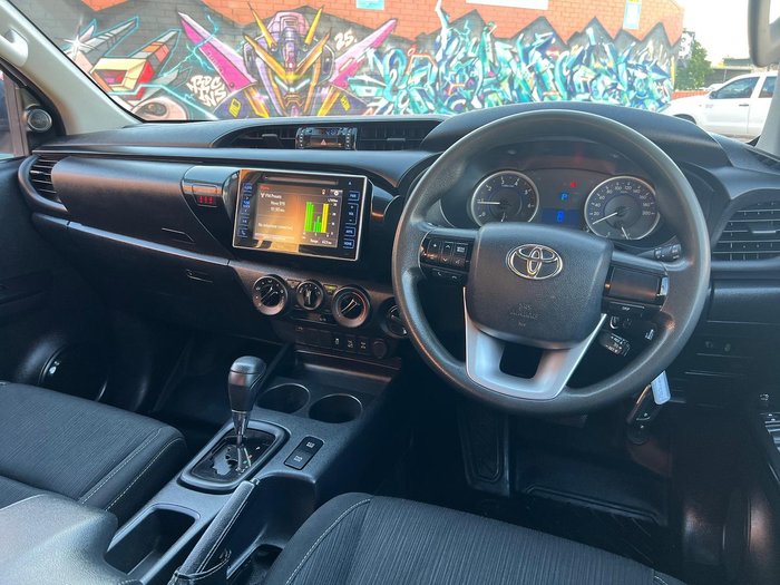2019 Toyota Hilux SR