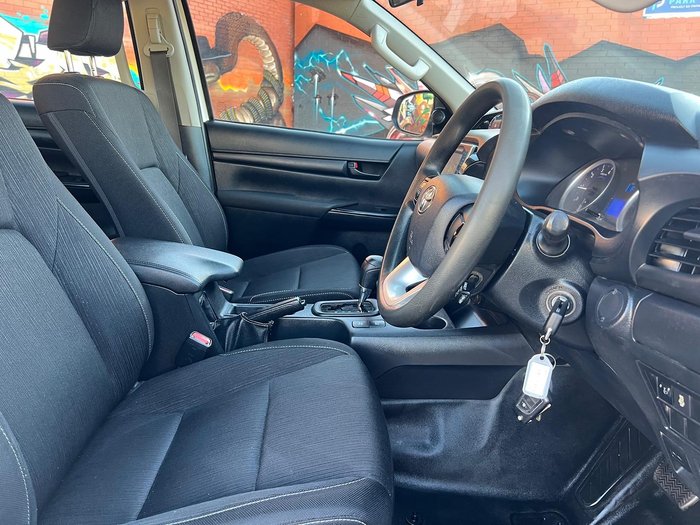 2019 Toyota Hilux SR