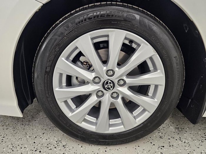 2019 Toyota Camry Ascent Sport ASV70R Glacier White