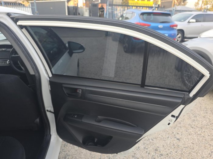 2019 Toyota Corolla Axio Hybrid NKE165 White