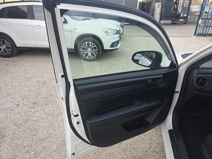 2019 Toyota Corolla Axio Hybrid NKE165 White