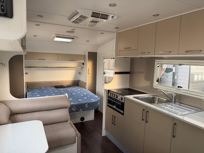 2014 New Age Caravans Manta Ray Mr19e