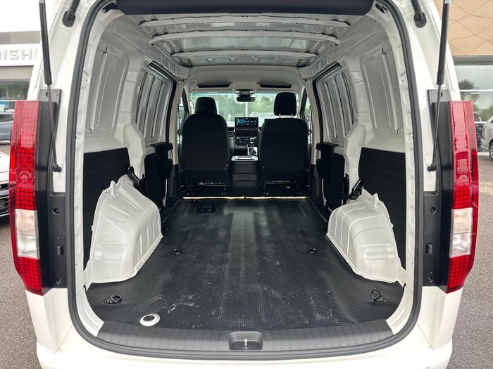 2026 Hyundai STARIA LOAD