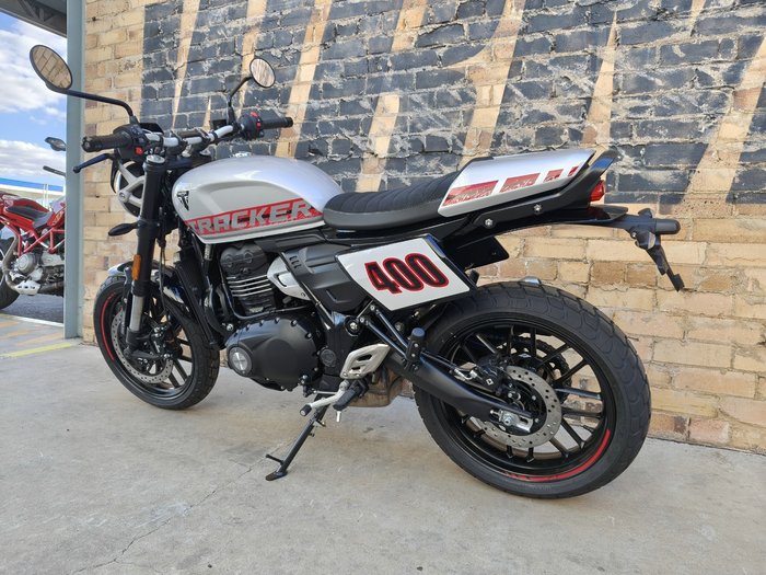 2026 TRIUMPH TRACKER 400 ROAD SILVER