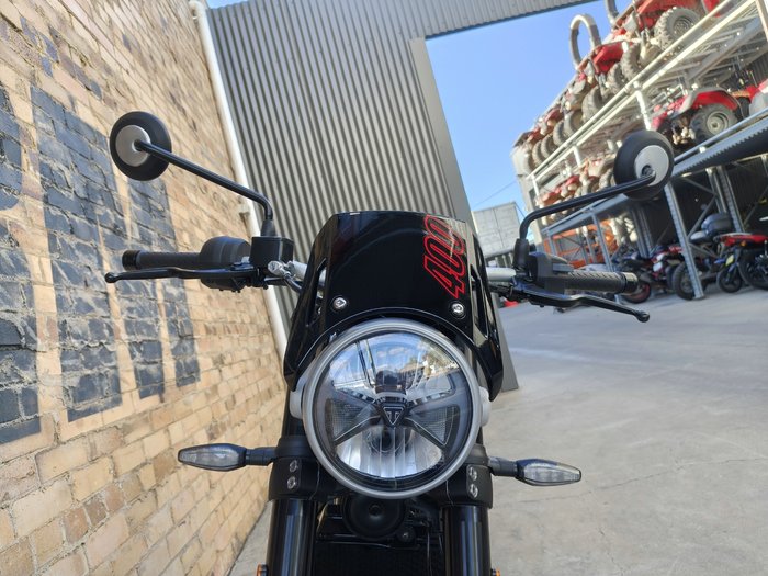 2026 TRIUMPH TRACKER 400 ROAD SILVER