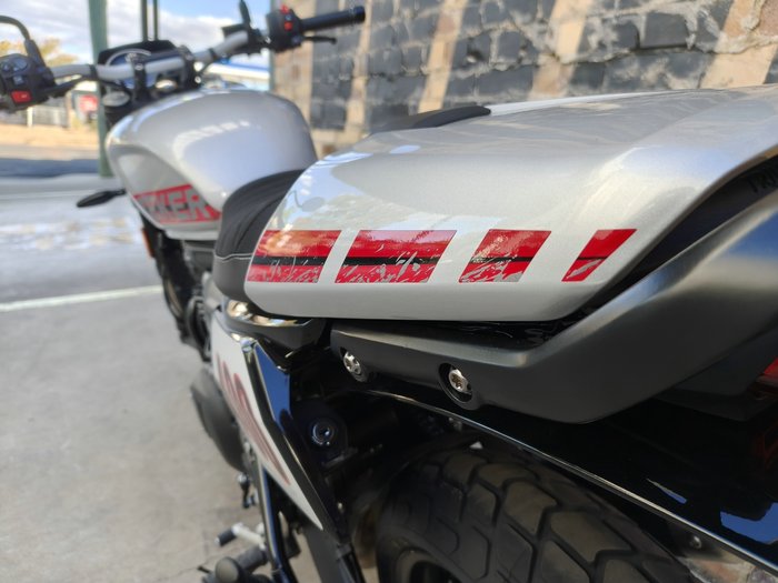 2026 TRIUMPH TRACKER 400 ROAD SILVER